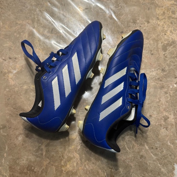 adidas Other - Blue/Ftwr White/Core Black" Soccer Cleats
Size 3.5
In great condition
Unisex